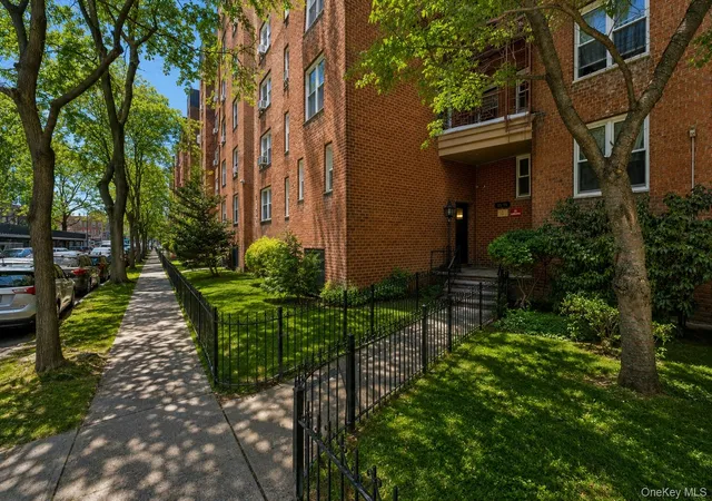 Homes for sale in New York, NY | 33 35 81 St #4A, New York, NY 11372 | MLS# 1024247