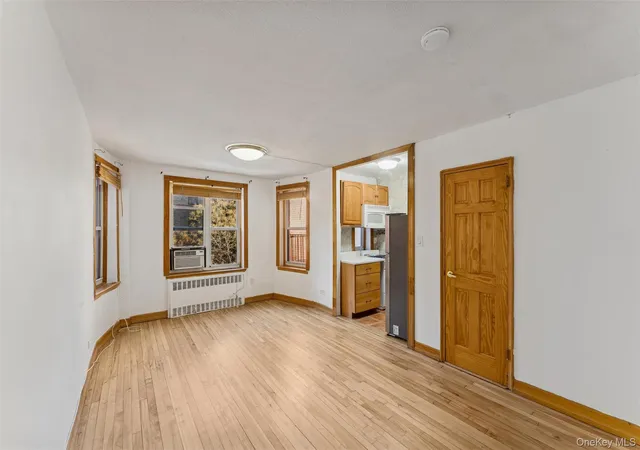 Homes for sale in New York, NY | 33-35 81 St #4A, New York, NY 11372 | MLS# 1024247