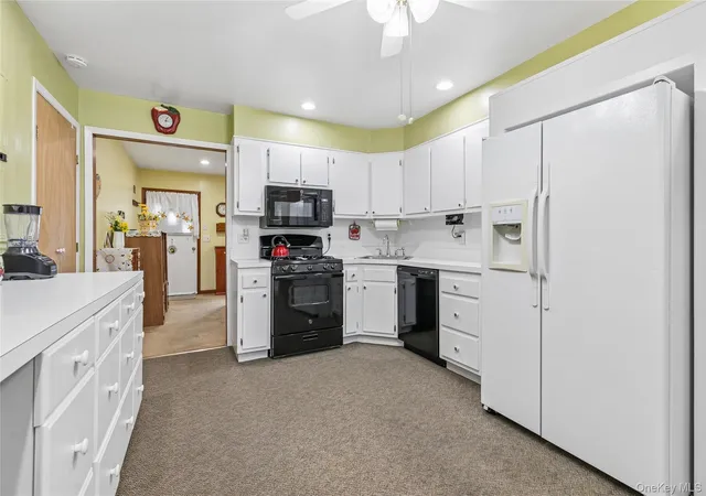 Photo 3 of Single family home for sale at 62 Sharp St, Brookhaven, NY 11772 | MLS# 1024267 | Listing updated on 2026-09-13