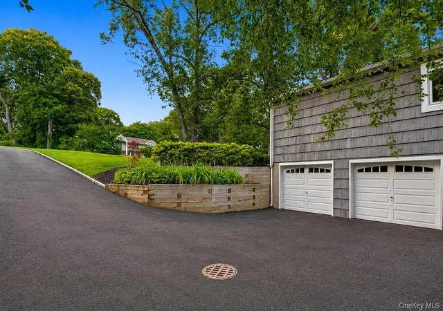 5th image of 4 Durham Dr, Huntington, NY 11746 | MLS# 1024270