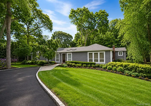 3rd image of 4 Durham Dr, Huntington, NY 11746 | MLS# 1024270