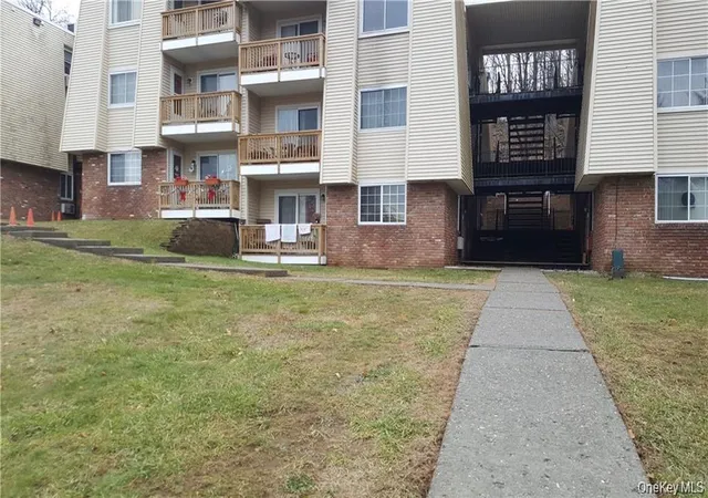 2nd image of 215 Fox Run Ln, Patterson, NY 10512 | MLS# 1024272