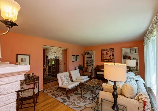 3rd image of 199 N Country Rd, Brookhaven, NY 11777 | MLS# 1024284