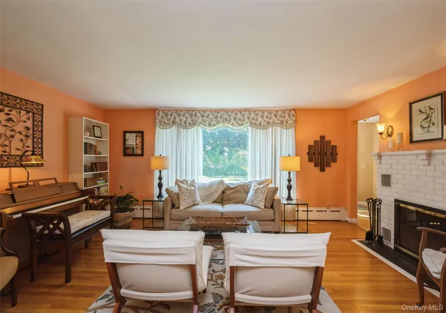 4th image of 199 N Country Rd, Brookhaven, NY 11777 | MLS# 1024284