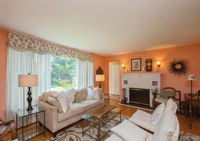 5th image of 199 N Country Rd, Brookhaven, NY 11777 | MLS# 1024284