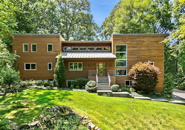 Photo 1 of Mansion for sale at 116 Davids Way, Bedford, NY 10507 | MLS# 1024290 | Listing updated on 2026-10-08