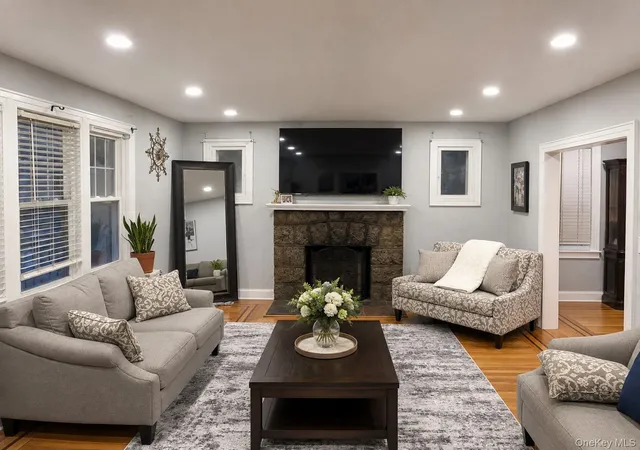 Photo 3 of Single family home for sale at 27 Leonard Pl, Yonkers, NY 10704 | MLS# 1024292 | Listing updated on 2026-10-18