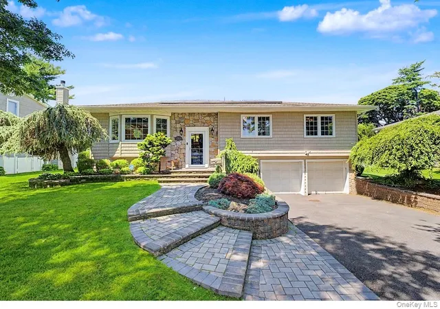 Photo 1 of Sale Pending at 9 Cortland Ave, Oyster Bay, NY 11753 | MLS# 1024311 | Listing updated on 2026-08-10