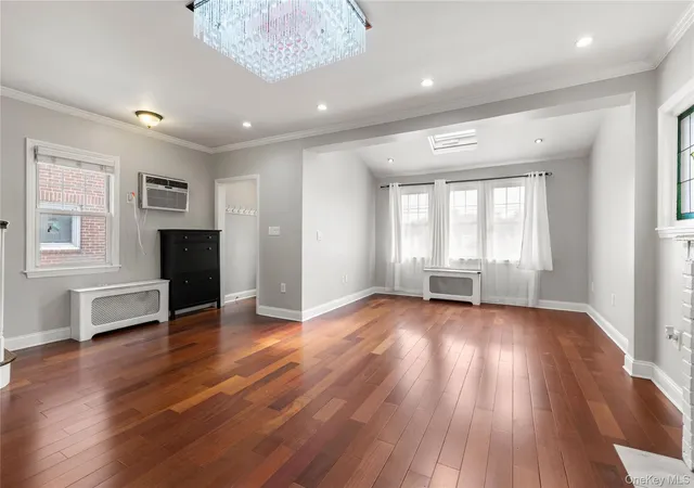 Photo 4 of Single family home for sale at 6148 220th Street, New York, NY 11364 | MLS# 1024330 | Listing updated on 2026-09-17