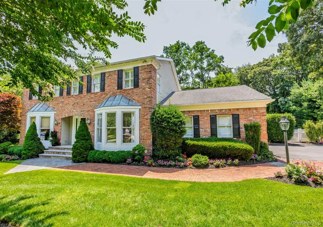 3rd image of 8 Quaker Hill Rd, Brookhaven, NY 11790 | MLS# 1024345