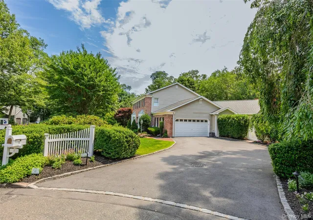 4th image of 8 Quaker Hill Rd, Brookhaven, NY 11790 | MLS# 1024345