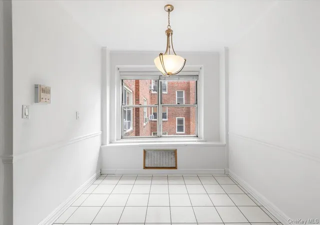 Listing Photo 2 - Condo for sale in building located at 250 Bronxville Rd, Yonkers, NY 10701 - Unit #4H