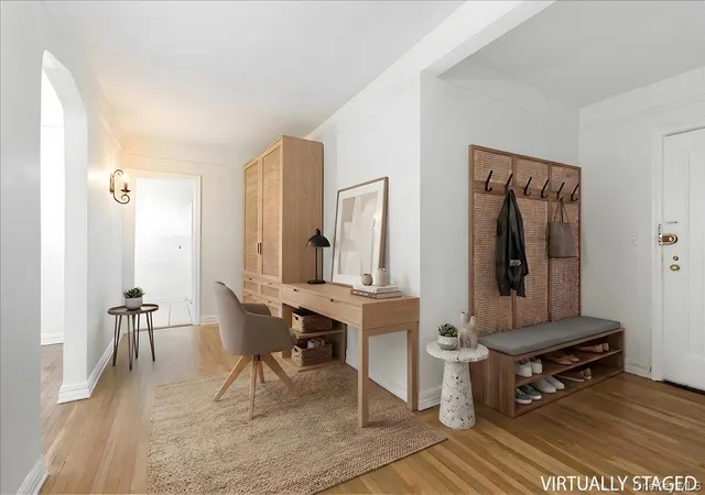 Photo 3 of Sale Pending at 250 Bronxville Rd #4H, Yonkers, NY 10708 | MLS# 1024372 | Listing updated on 2026-09-03