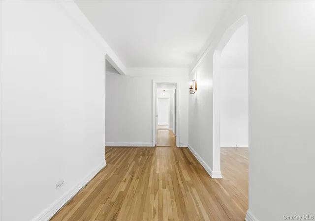 Photo 4 of Sale Pending at 250 Bronxville Rd #4H, Yonkers, NY 10708 | MLS# 1024372 | Listing updated on 2026-09-03