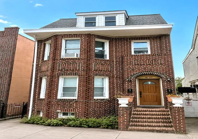 2nd image of 1805 Mulford Ave, Bronx, NY 10461 | MLS# 1024381
