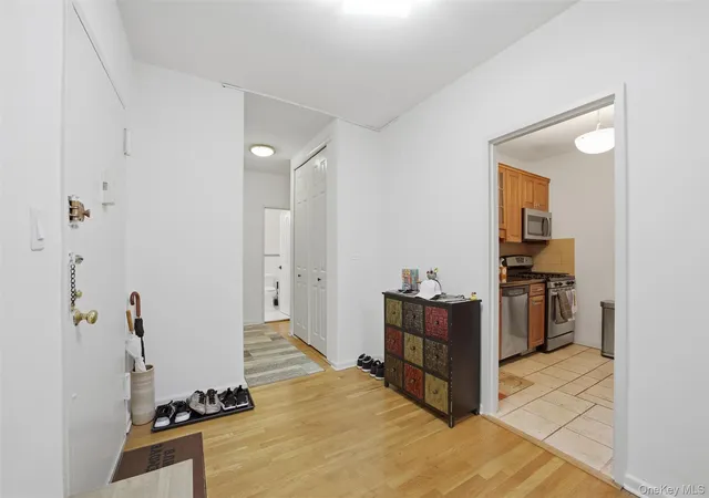 Listing Photo 4 - Condo for sale in building located at 953 W Boston Post Rd, Mamaroneck, NY 10543 - Unit #3A