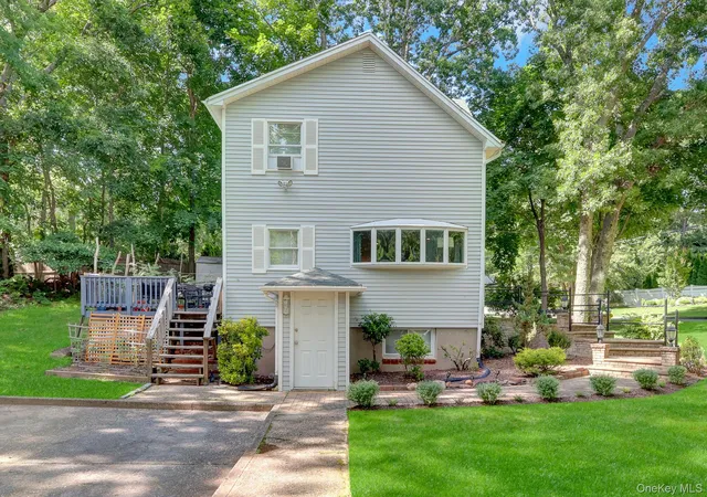 4th image of 14 Neponsit Rd, Brookhaven, NY 11789 | MLS# 1024397