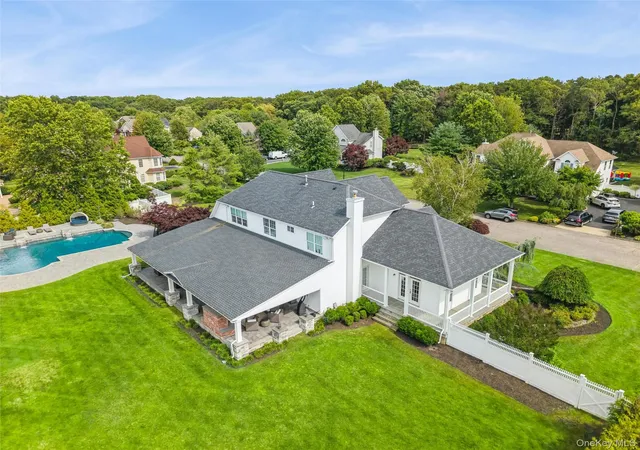 3rd image of 5 Biltmore Dr, Brookhaven, NY 11786 | MLS# 1024409