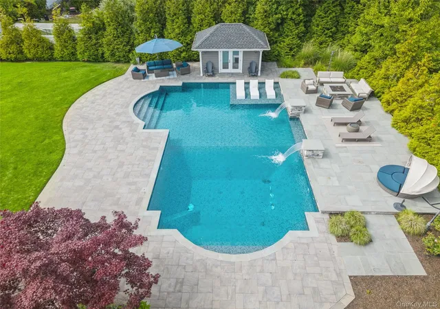 4th image of 5 Biltmore Dr, Brookhaven, NY 11786 | MLS# 1024409
