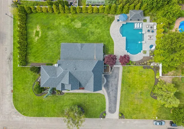 5th image of 5 Biltmore Dr, Brookhaven, NY 11786 | MLS# 1024409