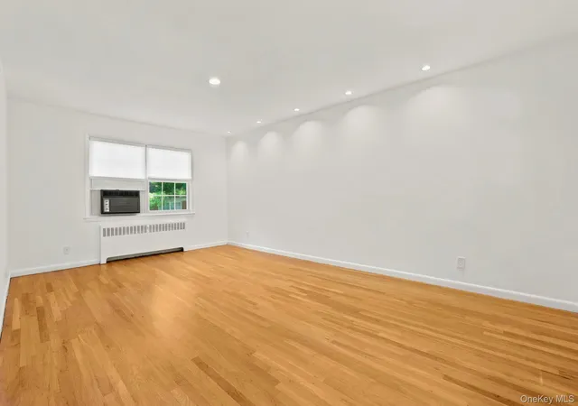 Photo 5 of Sale Pending at 186 Pinewood Rd #56, Hartsdale, NY 10530 | MLS# 1024421 | Listing updated on 2026-09-06