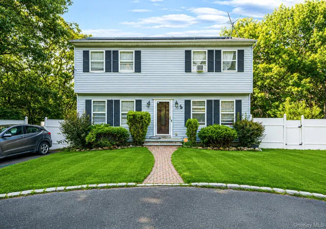 Homes for sale in Brookhaven, NY | 49 Barbara Ln, Brookhaven, NY 11763 | MLS# 1024424