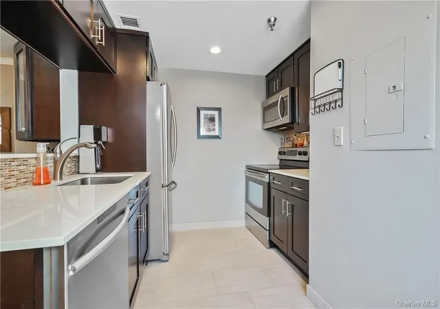 4th image of 123 Mamaroneck Ave #215, Mamaroneck, NY 10543 | MLS# 1024425