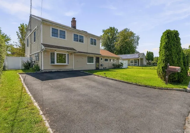 Single family home for sale at 4 Manitou Trl, Greenburgh, NY 10603 | MLS# 1024428 | Listing updated on 2026-09-19