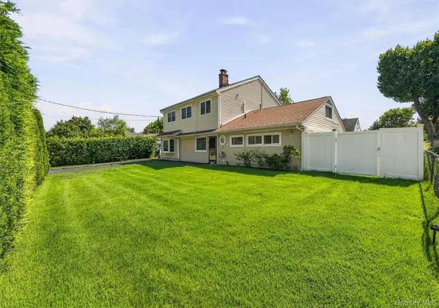 Photo 1 of Single family home for sale at 4 Manitou Trl, Greenburgh, NY 10603 | MLS# 1024428 | Listing updated on 2026-09-19