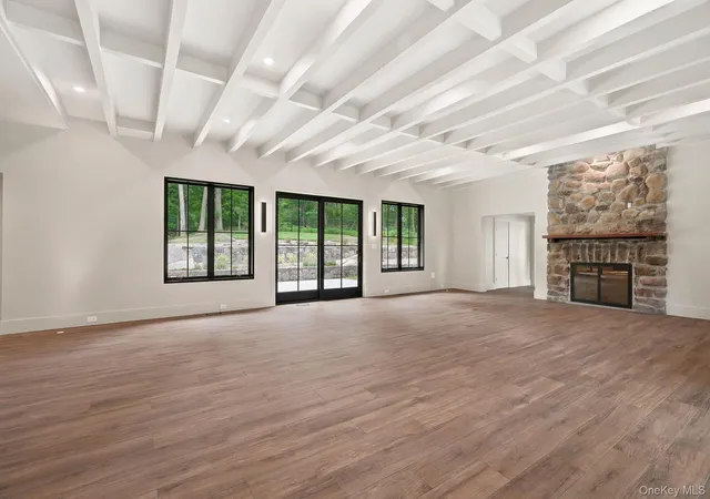 Photo 4 of Sale Pending at 77 Montrose Sta Rd, Cortlandt, NY 10548 | MLS# 1024430 | Listing updated on 2026-08-22