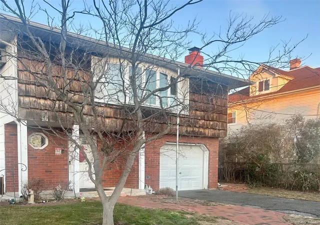 Photo 3 of Sale Pending at 131 Ethel St, Hempstead, NY 11580 | MLS# 1024451 | Listing updated on 2026-08-26