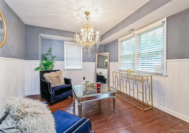 Photo 3 of Sale Pending at 186 Oakwood Rd, Huntington, NY 11746 | MLS# 1024458 | Listing updated on 2026-08-12