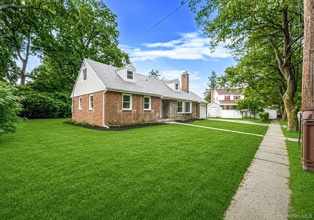 3rd image of 970 Hillman St, West Hempstead, NY 11552 | MLS# 1024461