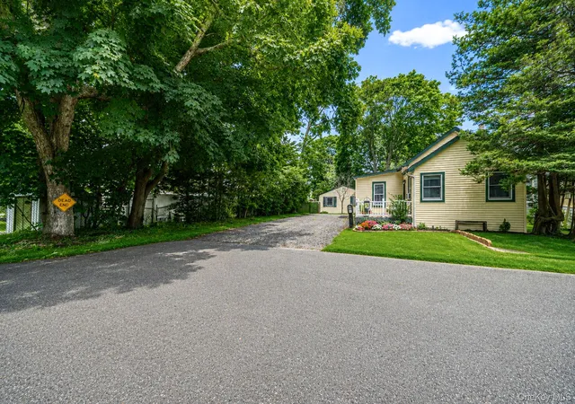 Photo 3 of Sale Pending at 36 Rosalie Pl, Brookhaven, NY 11772 | MLS# 1024480 | Listing updated on 2026-08-14
