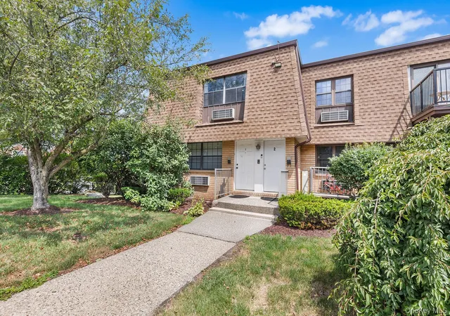 2nd image of 408 Carpenter Ave #2, Newburgh (city), NY 12550 | MLS# 1024487