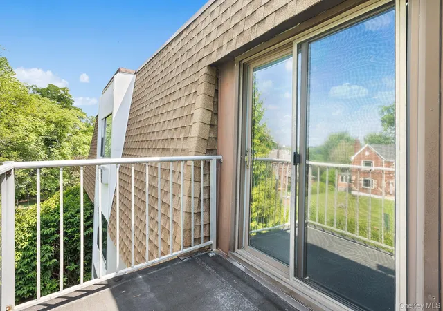 2nd image of 408 Carpenter Ave, Newburgh (City), NY 12550