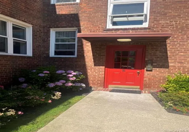 2nd image of 275 Maple Ave #B5, Hempstead, NY 11570 | MLS# 1024488
