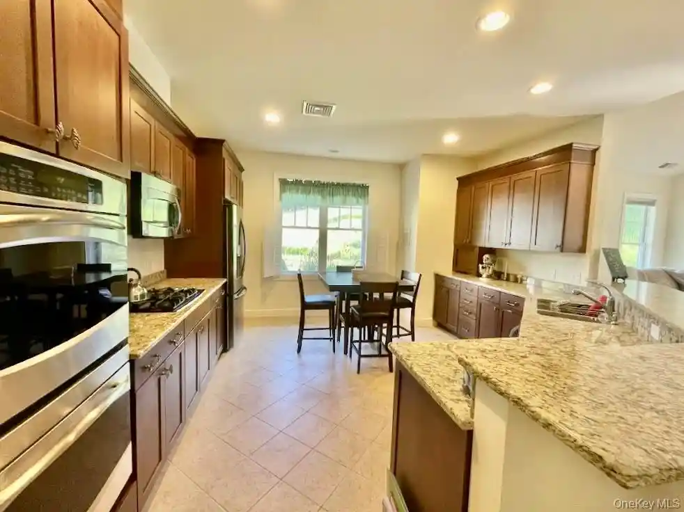 Listing Photo 2 - Condo for sale in 10 Maggie May Wy located at 10 Maggie May Wy, Cold Spring, NY 10516 - Unit 10 Maggie May Way