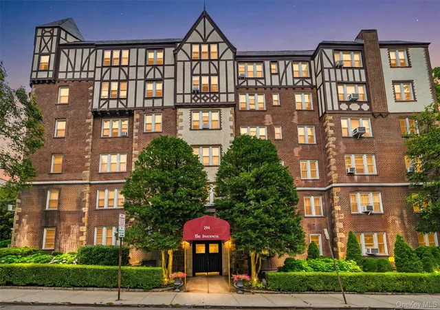 Photo 1 of Sale Pending at 294 Bronxville Rd #1F, Yonkers, NY 10708 | MLS# 1024510 | Listing updated on 2026-09-16