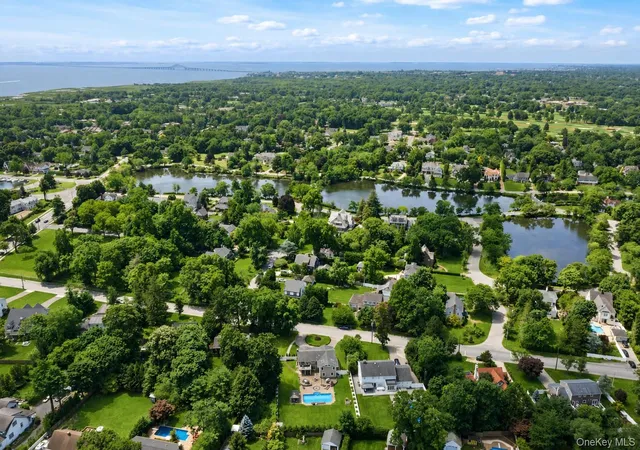 32nd image of 236 Windsor Ave, Islip, NY 11718 | MLS# 1024524