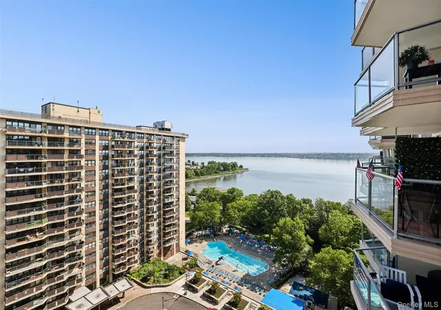 4th image of 18-15 215Th St #15L, Bayside, NY 11360 | MLS# 1024553