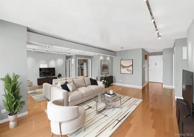 5th image of 18-15 215Th St #15L, Bayside, NY 11360 | MLS# 1024553