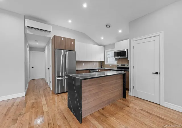 2nd image of 11481 178th St, New York, NY 11434 | MLS# 1024554