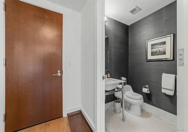 Listing Photo 2 - Condo for sale in building located at 5 Renaissance Sq, White Plains, NY 10601 - Unit #9A