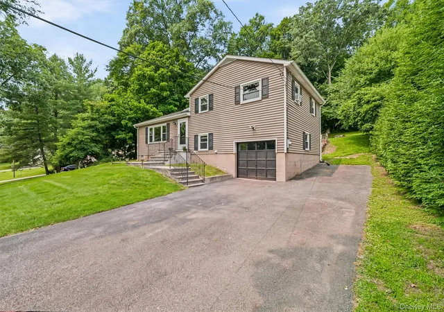 Photo 3 of Sale Pending at 17 Ridge Rd, Cortlandt, NY 10567 | MLS# 1024580 | Listing updated on 2026-10-22