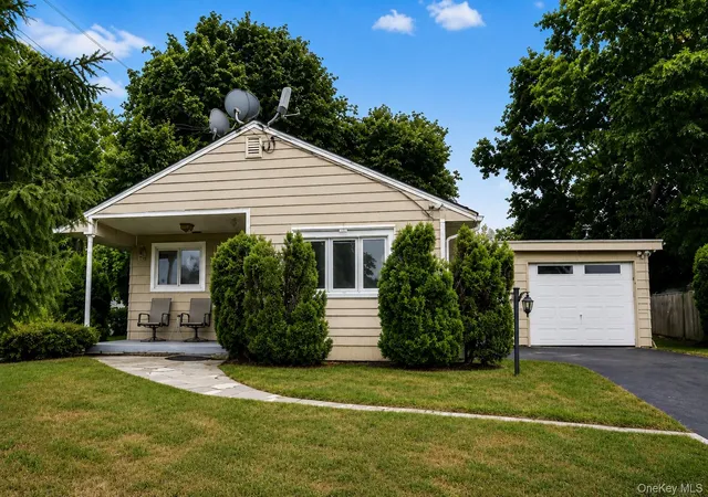 Homes for sale in Greenburgh, NY | 376 County Center Rd, Greenburgh, NY 10603 | MLS# 1024590