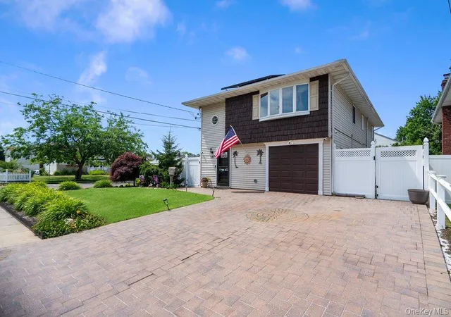 2nd image of 169 Wyona Ave, Lindenhurst, NY 11757 | MLS# 1024596