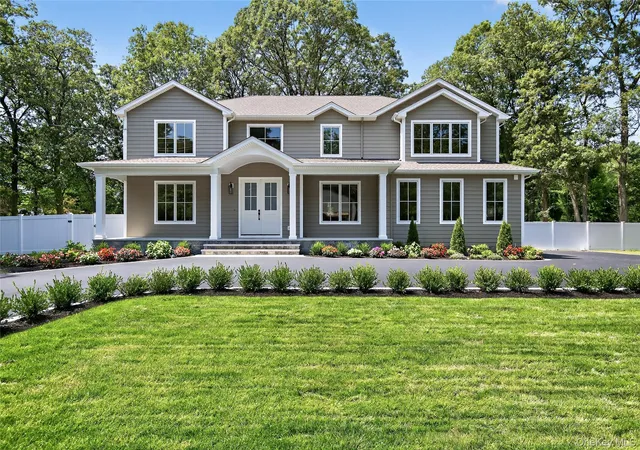 Photo 1 of Mansion for sale at 654 Caledonia Rd, Huntington, NY 11746 | MLS# 1024608 | Listing updated on 2026-09-16