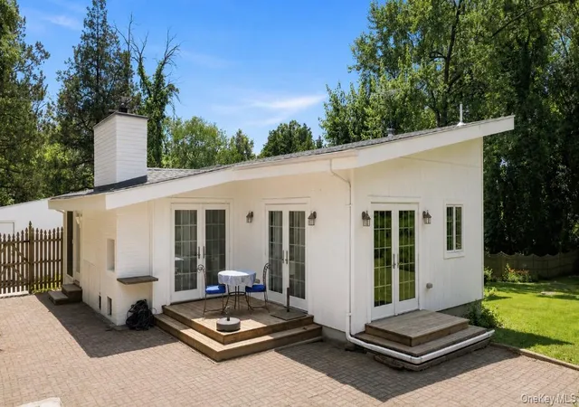 Photo 3 of Sale Pending at 54 Holbrook Rd, Briarcliff Manor, NY 10510 | MLS# 1024630 | Listing updated on 2026-08-21