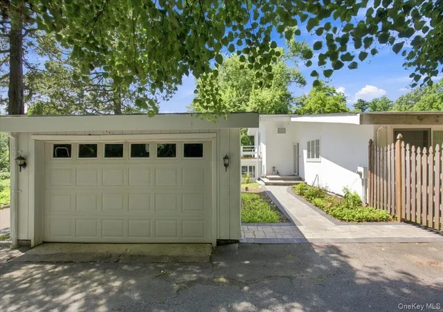 Photo 5 of Sale Pending at 54 Holbrook Rd, Briarcliff Manor, NY 10510 | MLS# 1024630 | Listing updated on 2026-08-21
